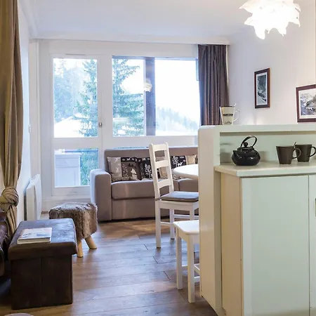 Renove, Au Calme, Avec Balcon, Wifi Gratuit, Proche Commerces, Navettes Et Pistes - Fr-1-346-363 Apartment